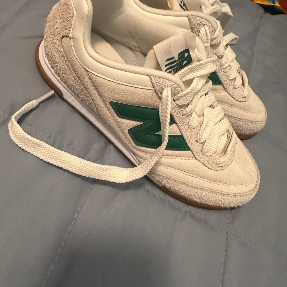 New Balance Cream and Green Casual Sneakers
